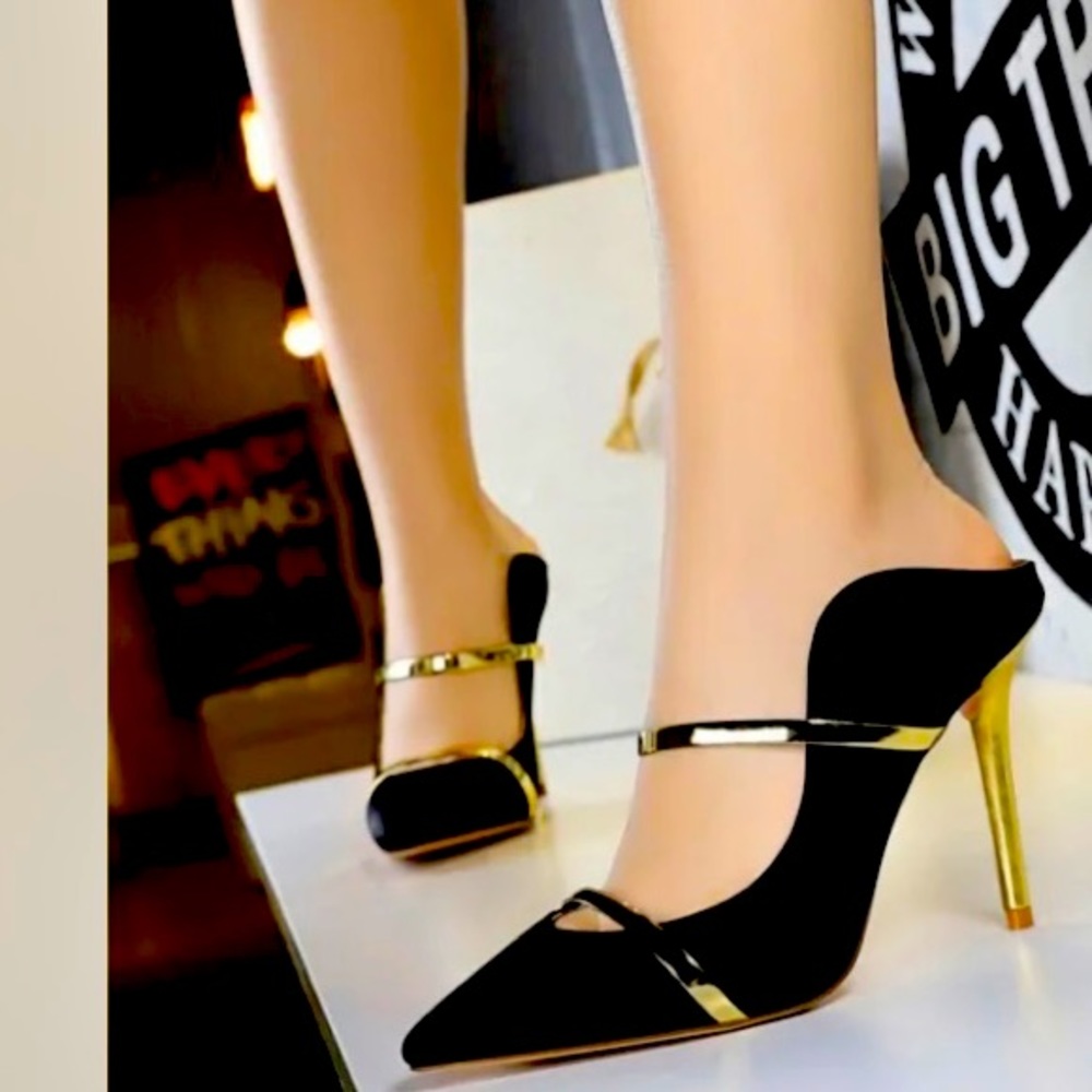 BLACK POINTED TOE HIGH HEELED MULES